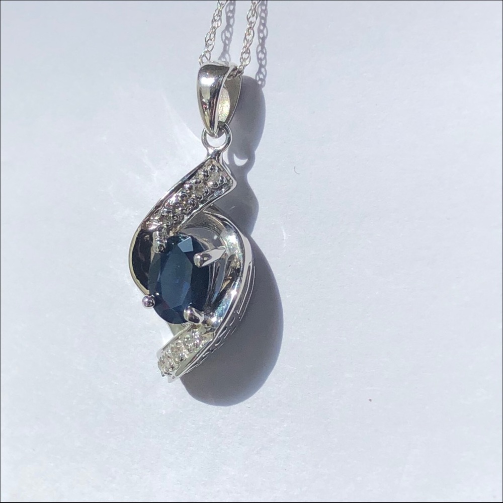 14k white gold blue sapphire and diamond pendant 14k chain necklace - Picture 7 of 10
